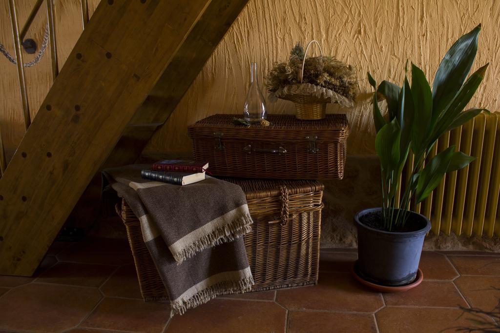 Casa Rural Santa Elena Villafranca de los Caballeros Exterior foto